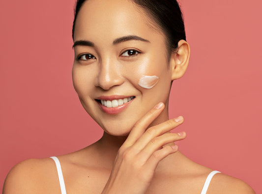 Tips And Tricks To Keep Your Skin Hydrated All Year Round