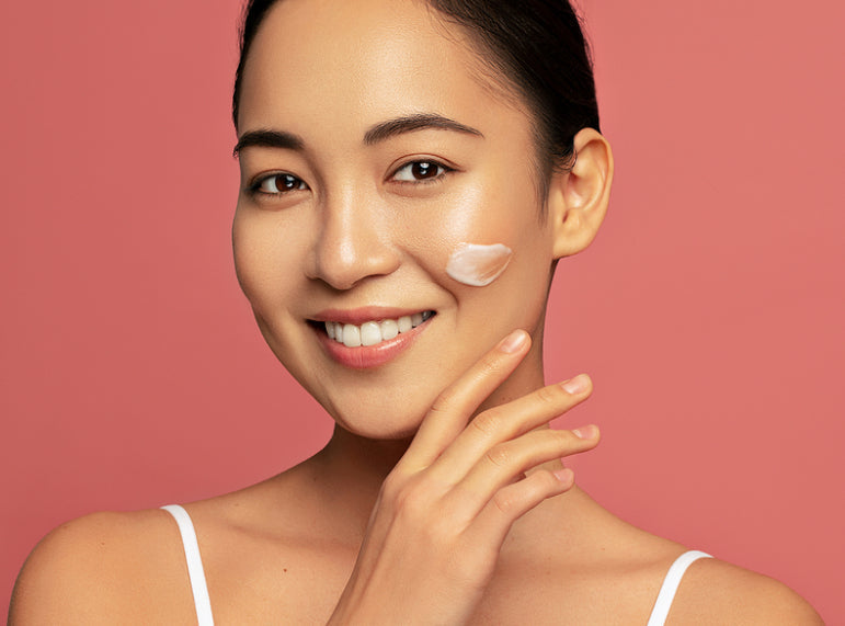 Tips And Tricks To Keep Your Skin Hydrated All Year Round